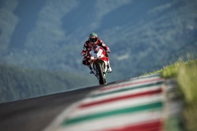 开云体育-厄德高，从F1赛道到绿茵场的争冠接管者