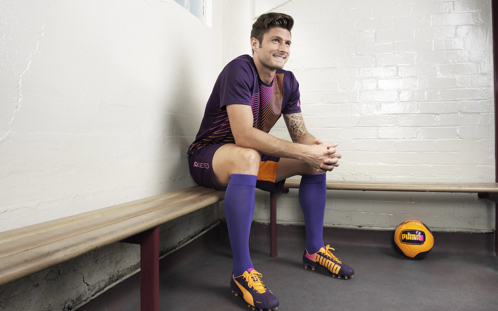 塞维利亚绝境点杀加纳,维尼修斯如何用一脚踢碎桑巴魔咒?