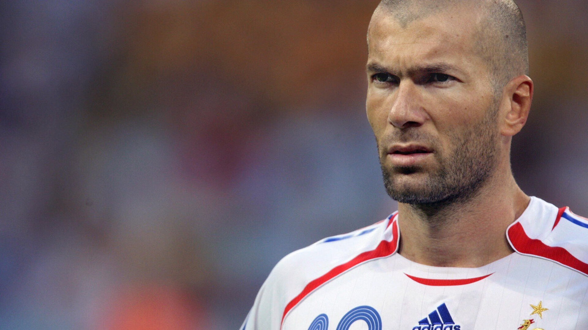 北欧重锤砸碎西亚幻想,丹麦碾压伊拉克,布罗佐维奇致命一击点燃B组血色黎明